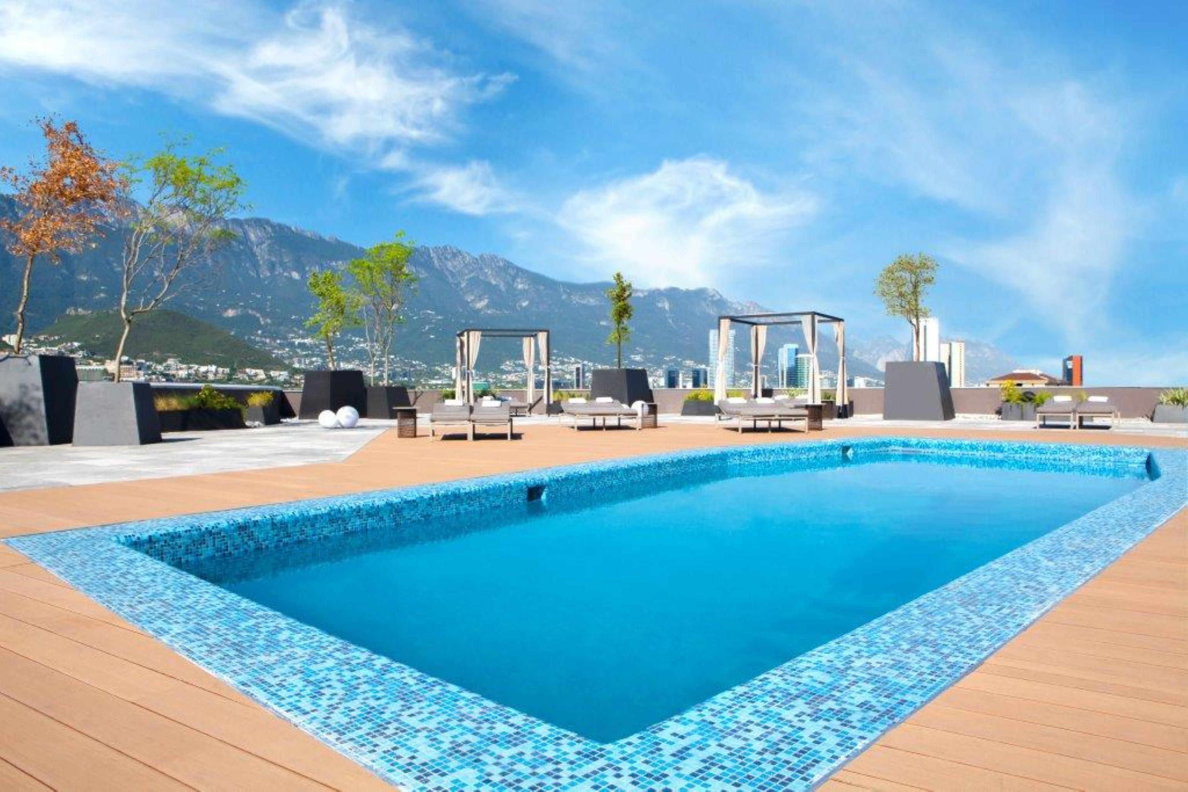 Готель Camino Real Fashion Drive Monterrey San Pedro Garza Garcia Екстер'єр фото Rooftop pool at the hotel