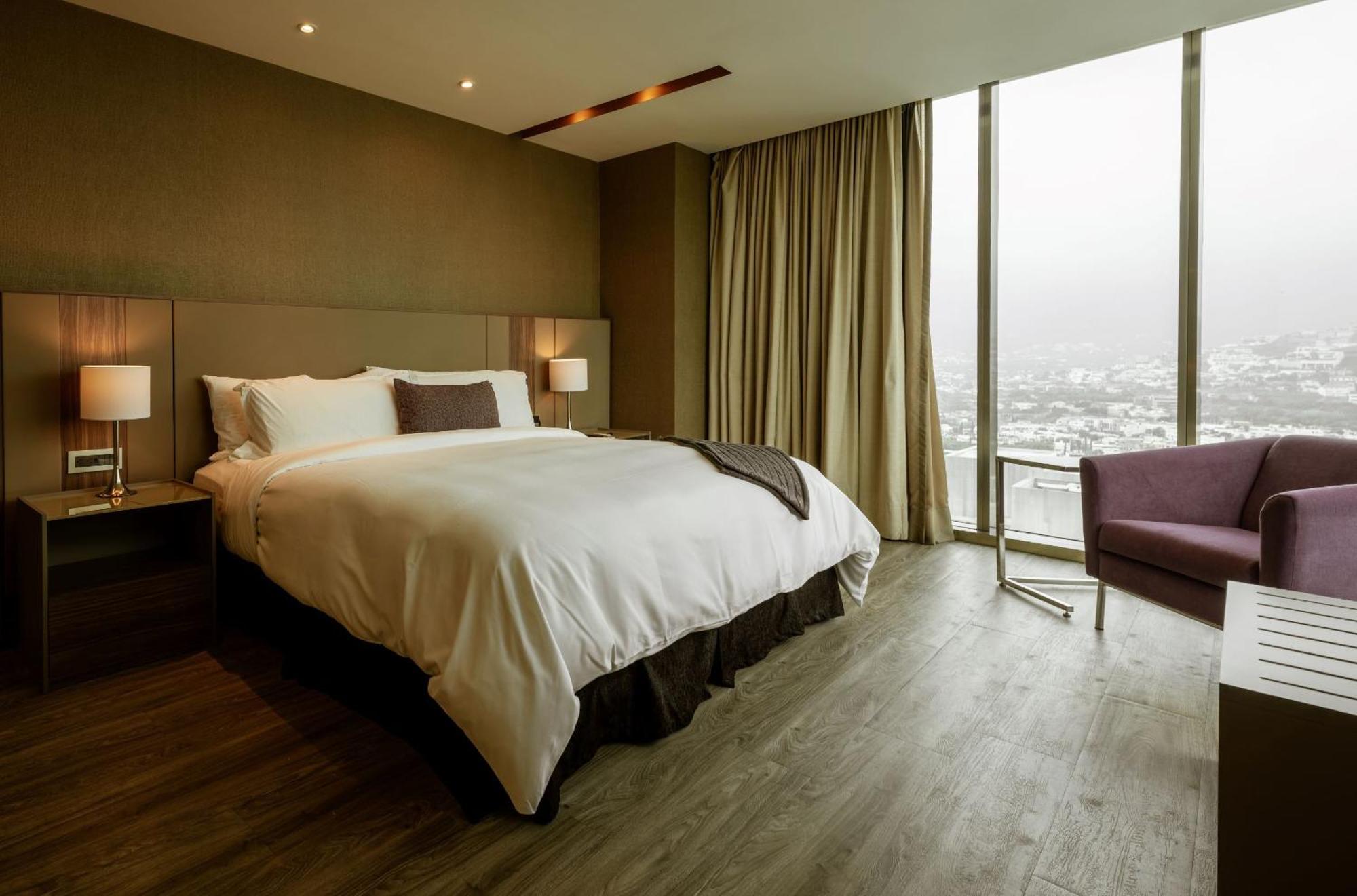 Готель Camino Real Fashion Drive Monterrey San Pedro Garza Garcia Екстер'єр фото A bedroom at the hotel
