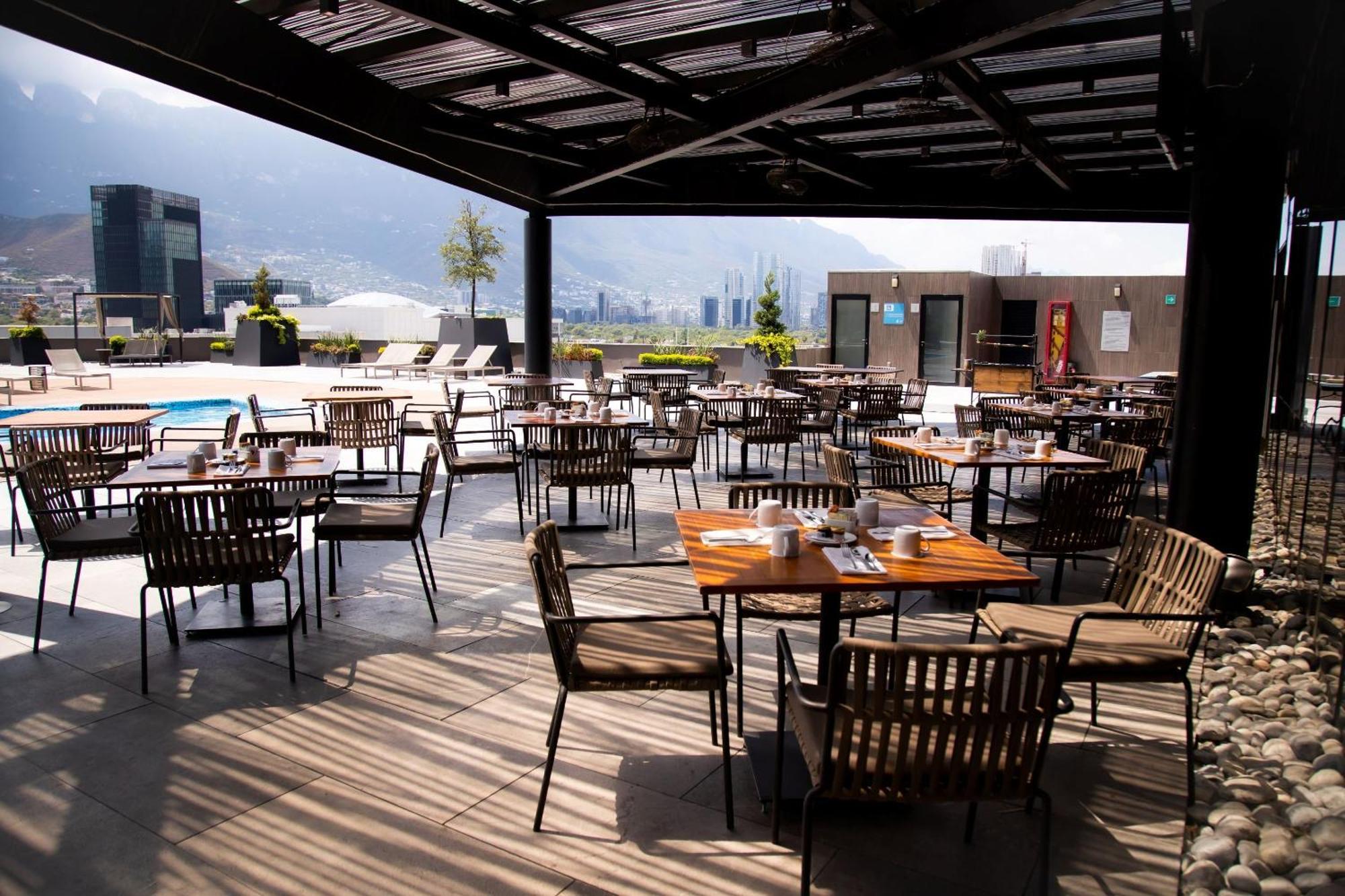 Готель Camino Real Fashion Drive Monterrey San Pedro Garza Garcia Екстер'єр фото Rooftop restaurant