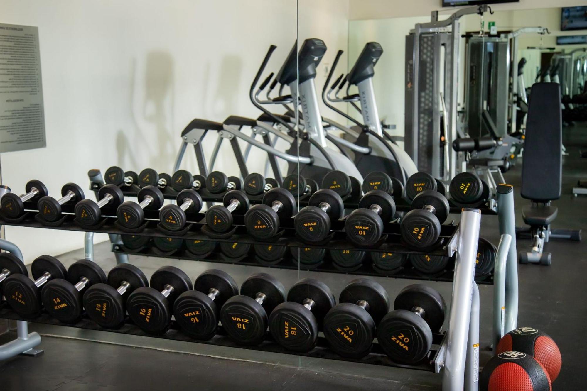 Готель Camino Real Fashion Drive Monterrey San Pedro Garza Garcia Екстер'єр фото Dumbbells